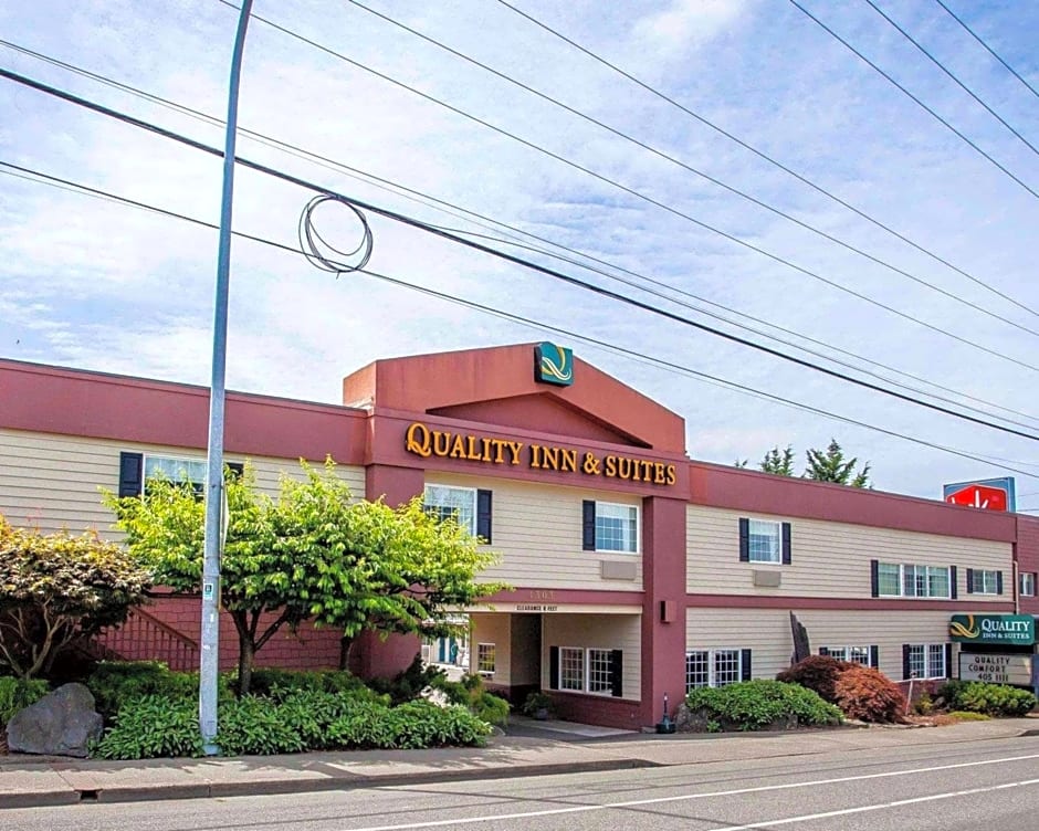 Quality Inn & Suites Bremerton near Naval Shipyard