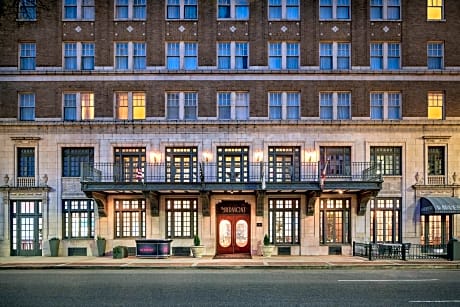 Redmont Hotel Birmingham, Curio Collection by Hilton