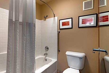 Queen Suite with Three Queen Beds - Non-Smoking