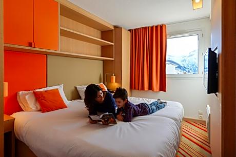 Twin Room with Private Bathroom