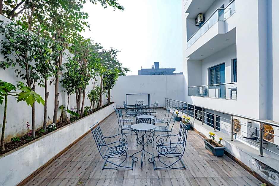 FabHotel Golf Luxury – Gurgaon, NY