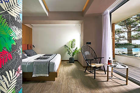 Deluxe Suite with Indoor Jacuzzi -Sea View