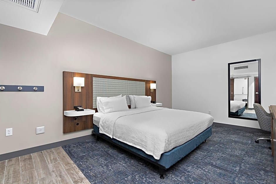 Hampton Inn By Hilton Kansas City Downtown Financial District, MO