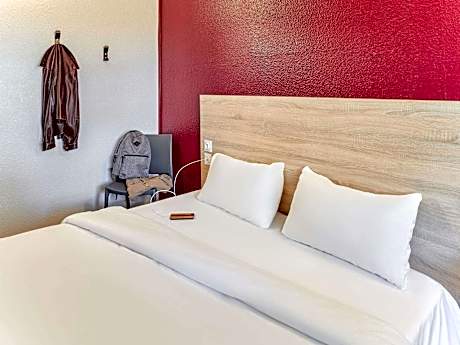 Tandem Room
