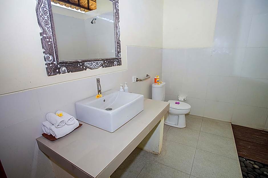 D'Muncuk Huts Lembongan