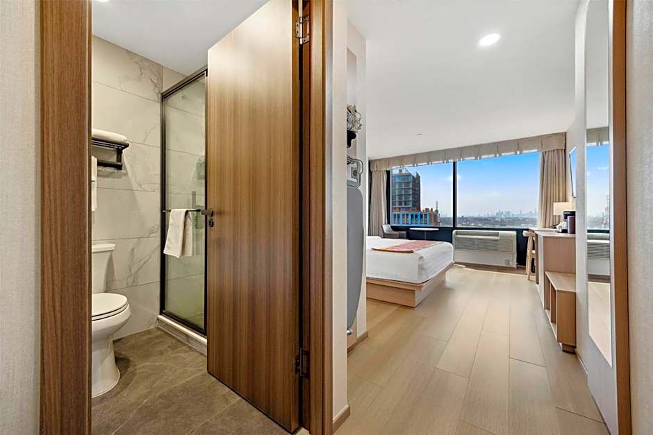 Ramada by Wyndham Flushing Queens