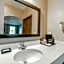 Moulton Inn & Suites By OYO