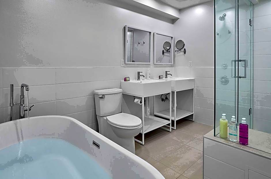 Coast Canmore Hotel & Conference Centre