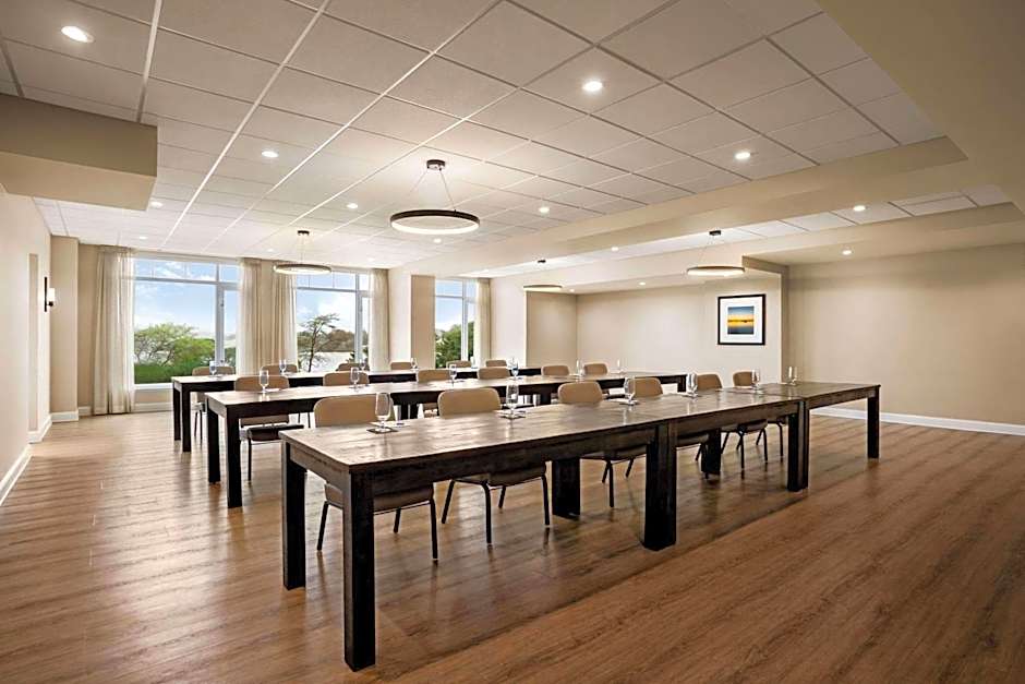 Wyndham Newport Hotel