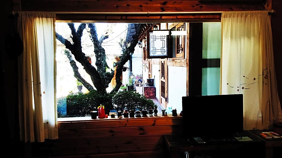 In-Yeon Hanok Guesthouse