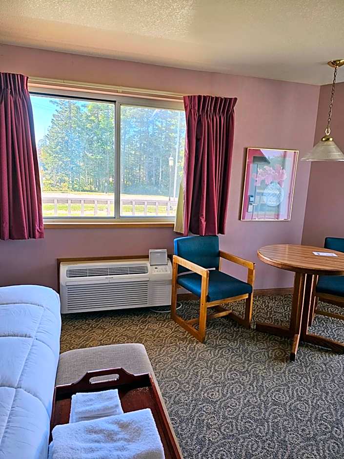 Travelodge by Wyndham Mackinaw City