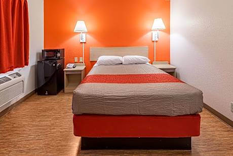 1 Full Bed | Non-Smoking, Micfridge