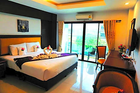 Double or Twin Room with Private Bathroom