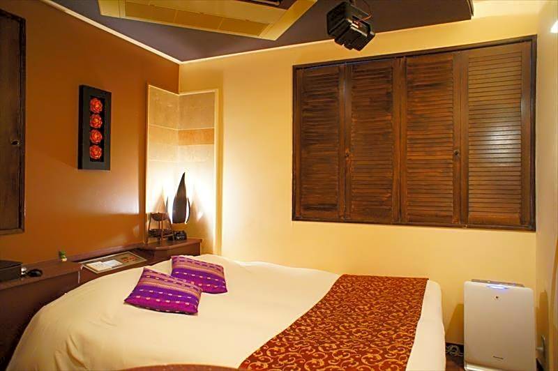 HOTEL CHECK INN BALI adult only