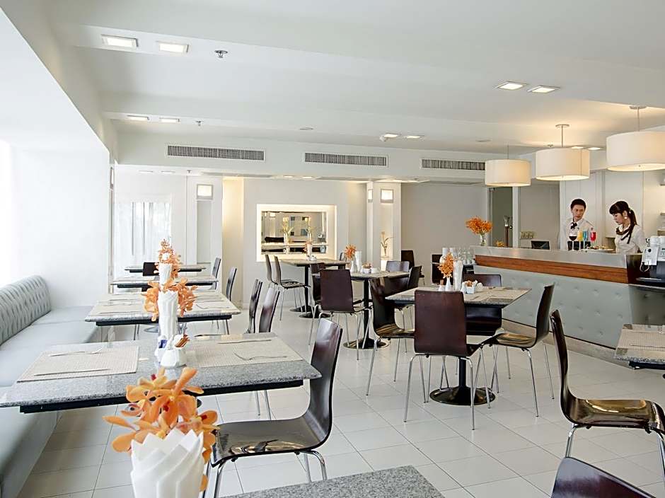 AT EASE saladaeng by AETAS