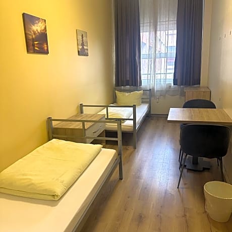 Standard Twin Room with Shared Bathroom