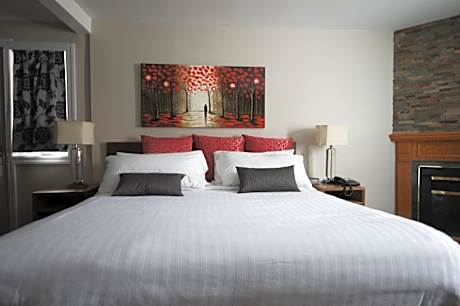 King Suite with Spa Bath - Smoking