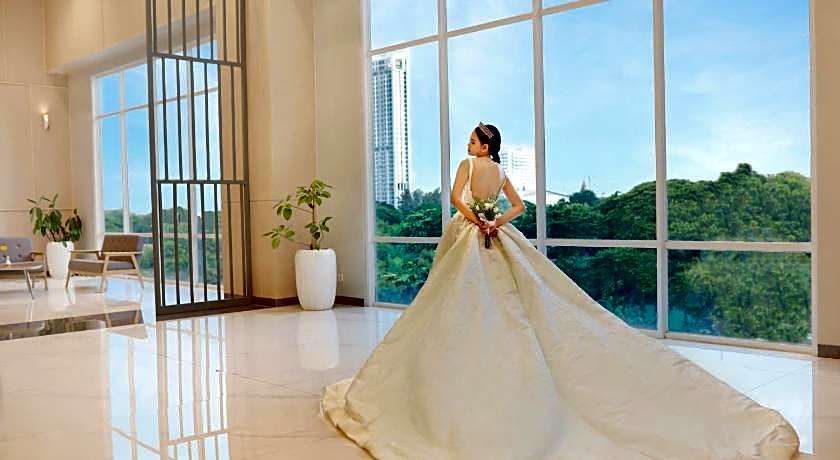 HARRIS Hotel & Conventions Bundaran Satelit Surabaya