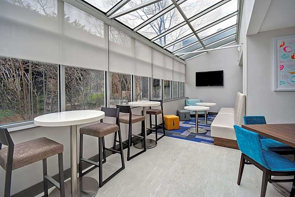 Hampton Inn By Hilton NY-JFK