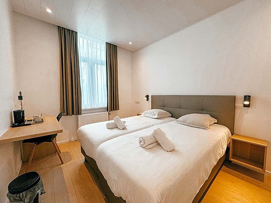 Alpha Hotel