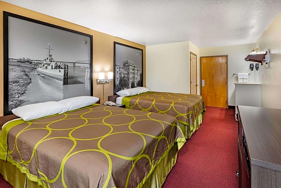 Photo 1 of 2 of 2 Queen Beds, Mobility Accessible