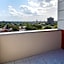 Holiday Inn Express & Suites Woodside LaGuardia Airport By IHG