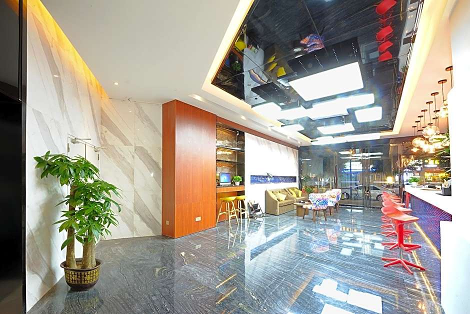 ZMAX Hotel Guangzhou Railway Station Sanyuanli  Metro Station