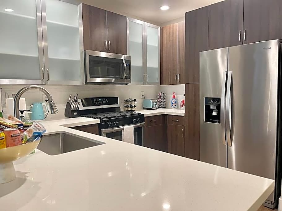 Lux One Bedroom Condo with Garden View