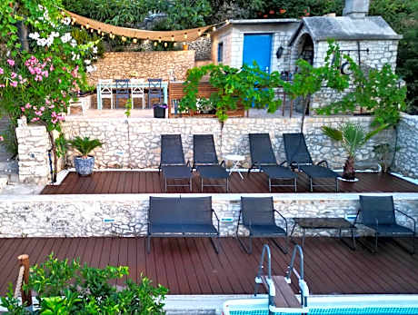 Romantic villa by the sea with panoramatic view