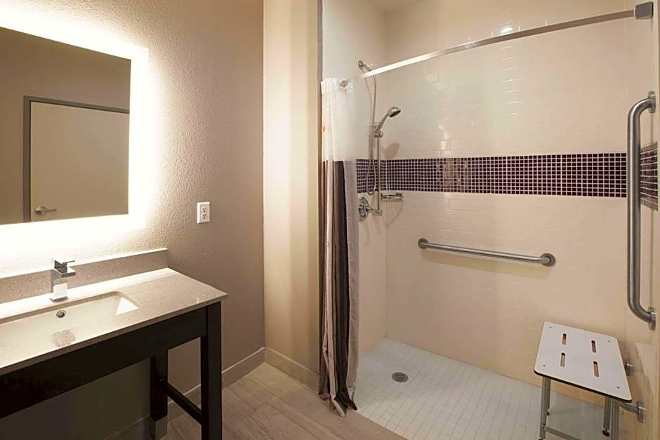 La Quinta Inn & Suites by Wyndham Kingsville