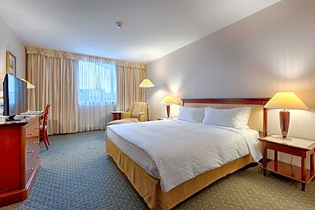 SUPERIOR ROOM