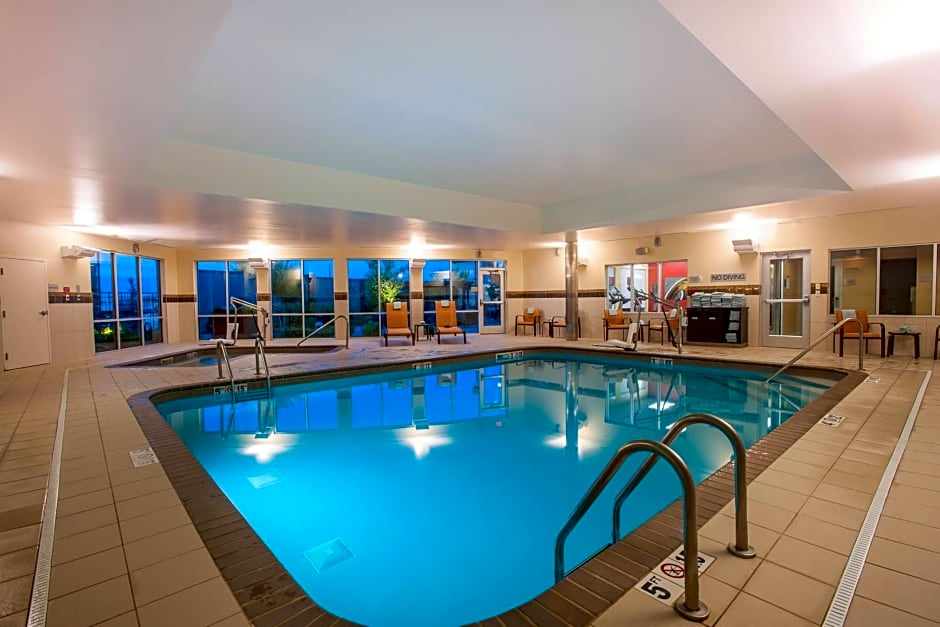 Courtyard Mankato Hotel & Event Center