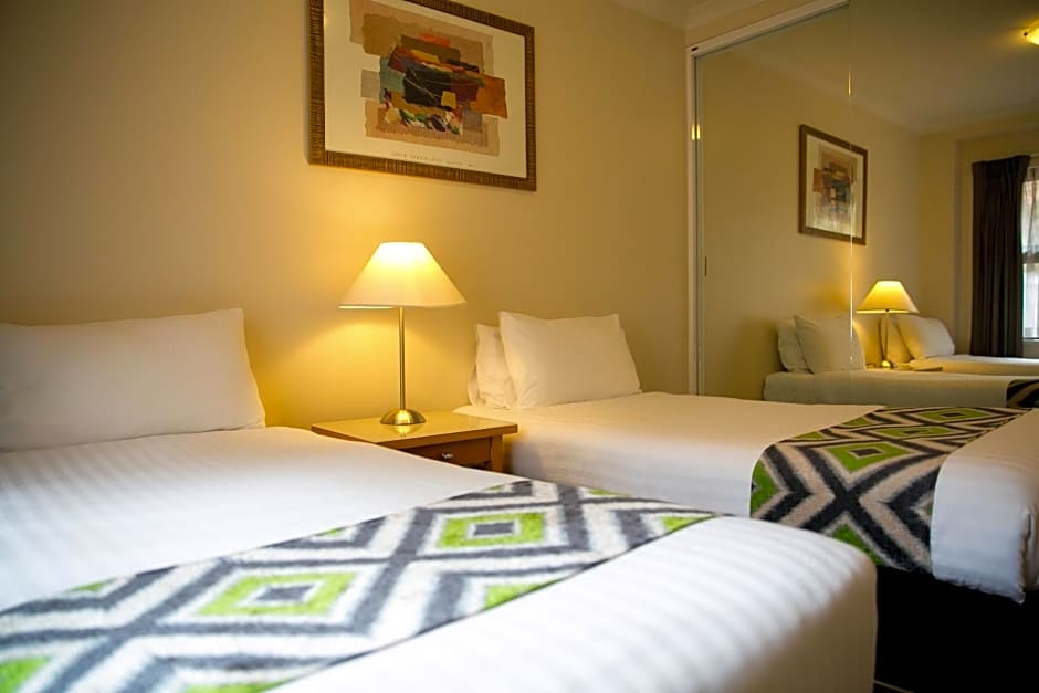 Mounts Bay Waters Apartment Hotel