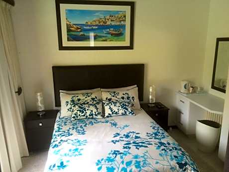 Standard Double Room with Private Bathroom