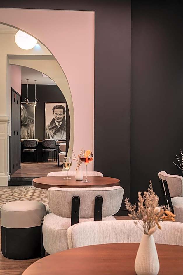 Le Grand Balcon Hotel