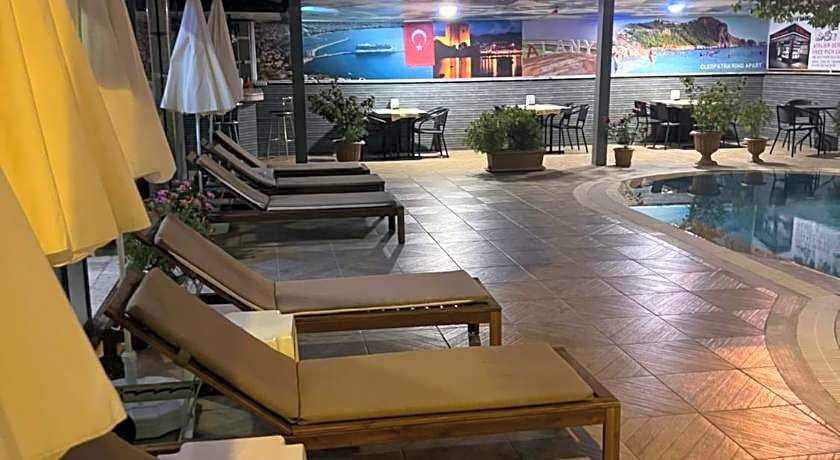 Cleopatra King Apart