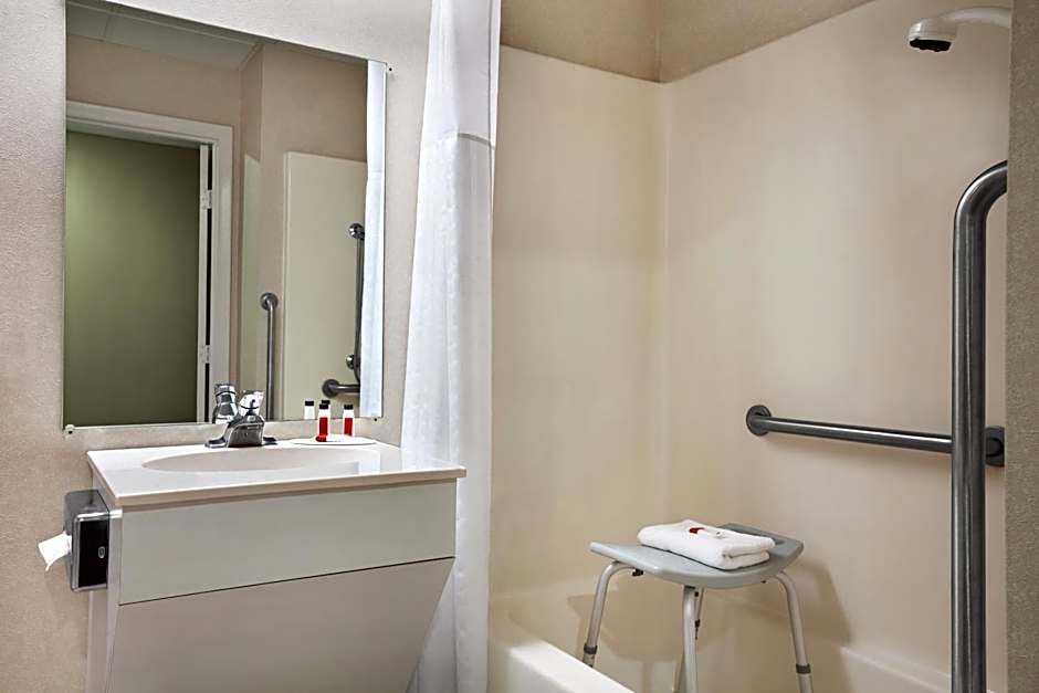 Super 8 by Wyndham Cherokee