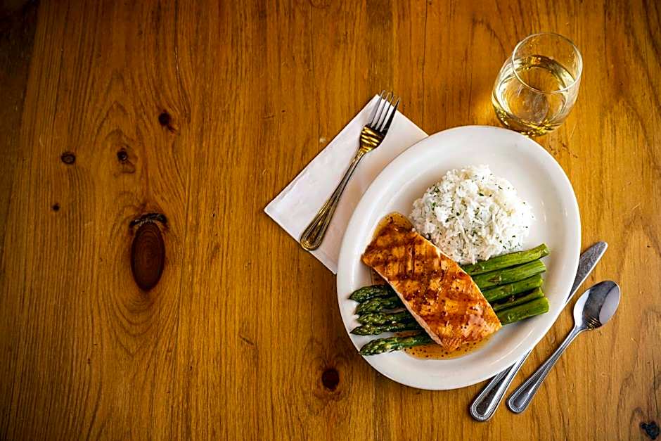 Amish View Inn & Suites