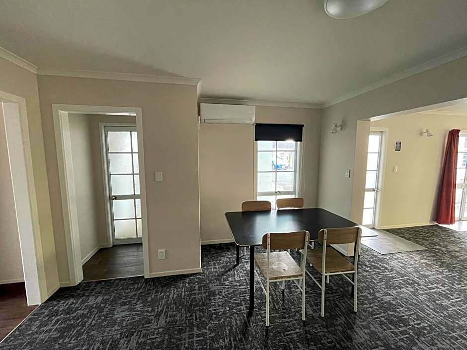 Boundary Court Motor Inn