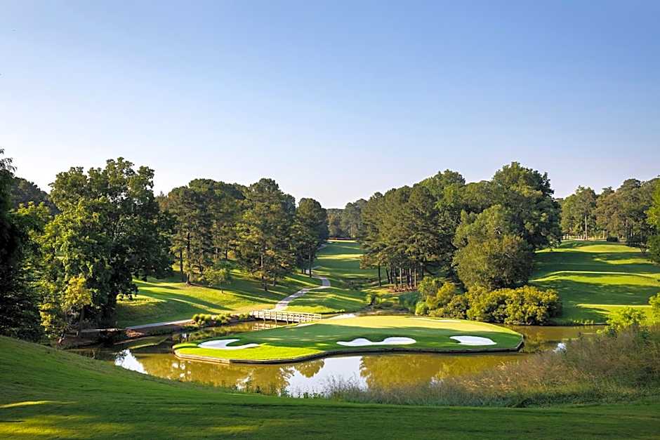 Williamsburg Inn, an official Colonial Williamsburg Hotel
