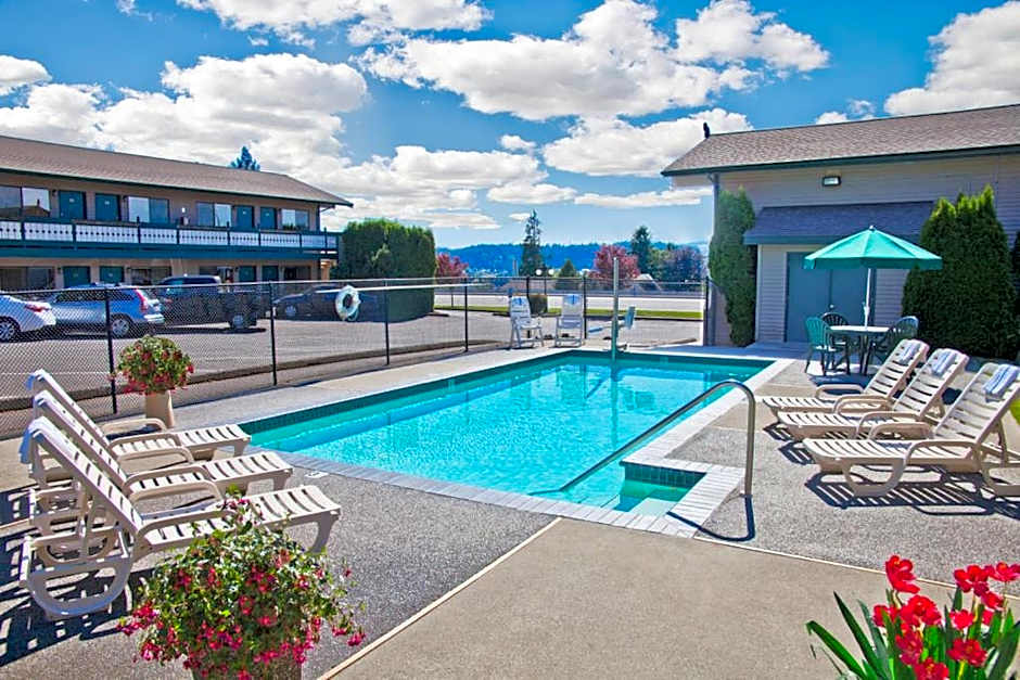 Poulsbo Inn & Suites