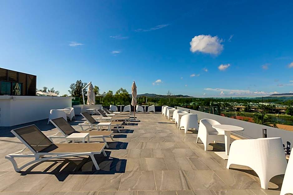 Oceanstone by Holy Cow, 1-BR, next building view