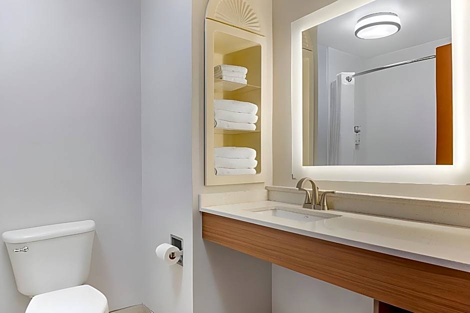 Holiday Inn Express Hotel & Suites Louisville South-Hillview By IHG