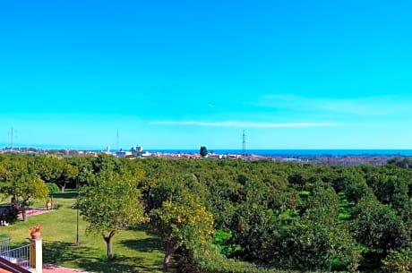 Family Room with Mountain View