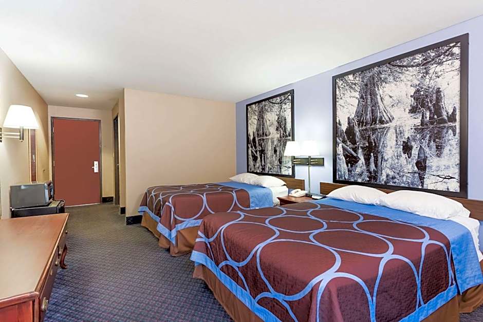 Photo 1 of 5 of 2 Double Beds, Smoking