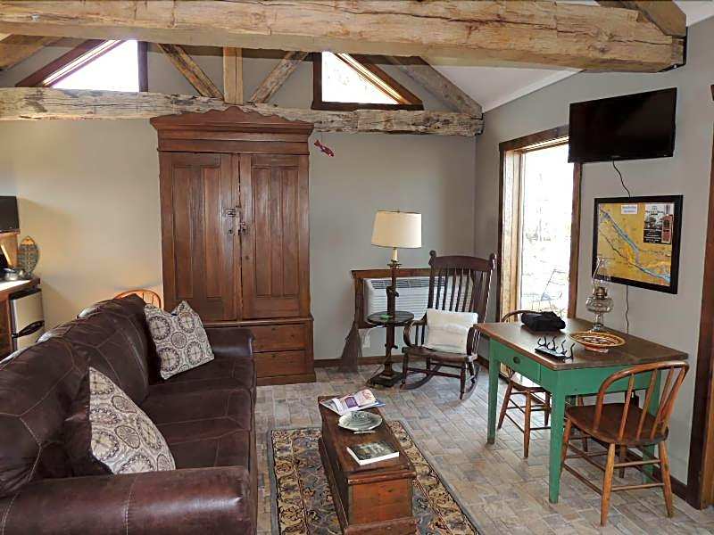 Pinckney Bend Bed & Breakfast