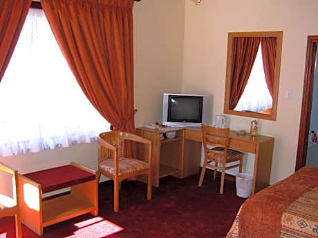 Twin Room with Shower