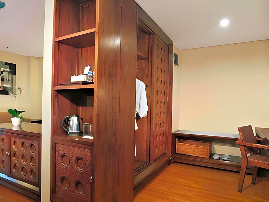 Aston Tanjung City Hotel