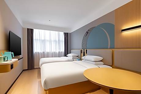 Dossen - Deluxe Family Room