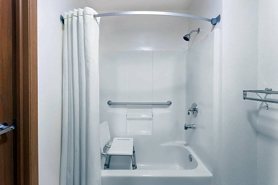 Super 8 by Wyndham Yellowknife